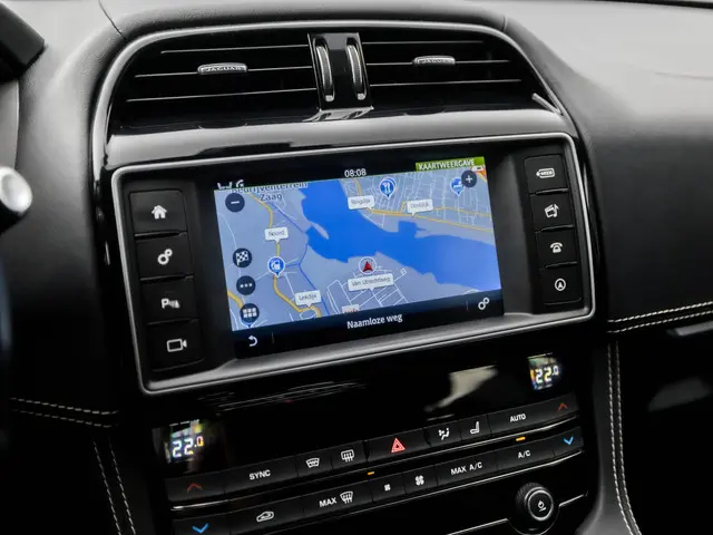 Jaguar F-PACE 2.0 Portfolio R-Sport AWD 20d 2017 Diesel 8