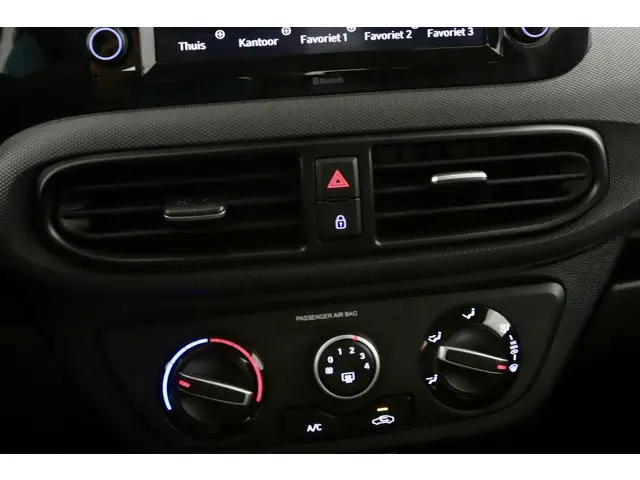 Hyundai i10 1.0 Comfort Smart rood 2021 Benzine 23