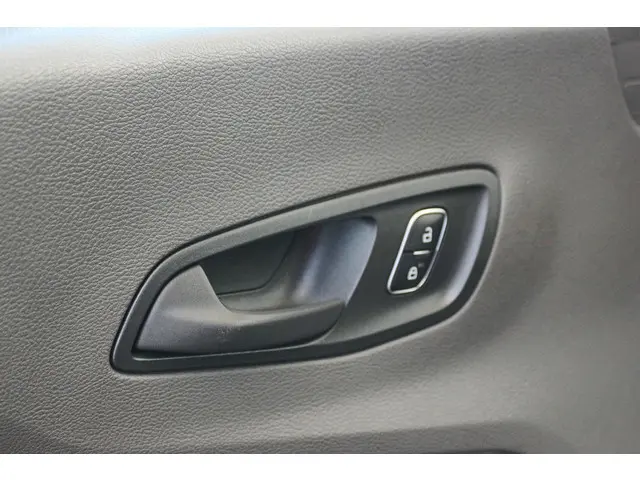 Ford E-Transit 350 L2H2 Trend 68 kWh 2023 Elektrisch 23
