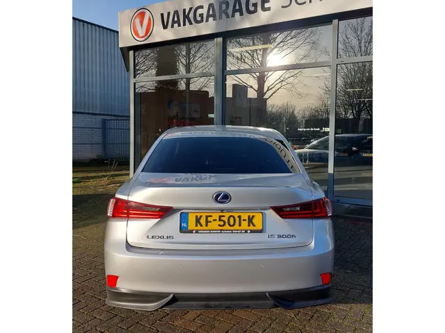 Lexus IS 300h Sport Edition 2016 Hybride Benzine 6