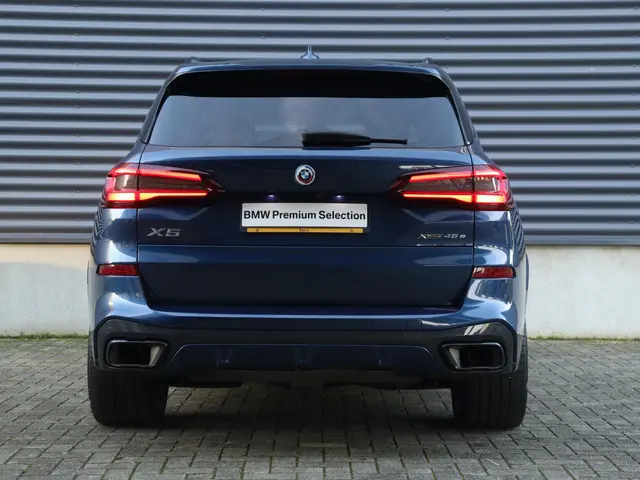 BMW X5 xDrive45e 2022 Hybride Benzine 4