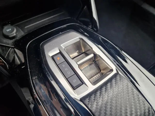 Peugeot 2008 1.2T 130pk Automaat Allure 2024 Benzine 20