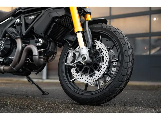 Ducati Scrambler 1100 Sport Pro 2022 Benzine 20