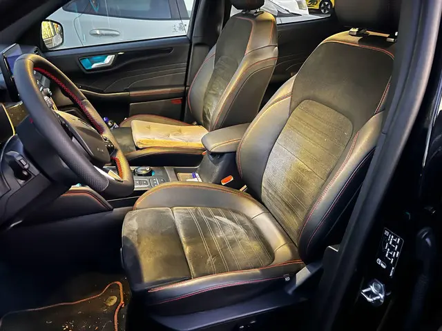 Ford Kuga 2.5 PHEV ST-Line X 2023 Hybride Benzine 6