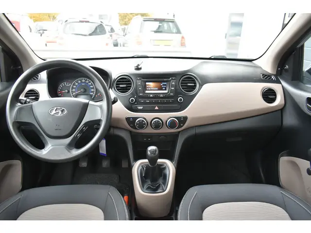 Hyundai i10 1.0i i-Motion 2014 Benzine 12