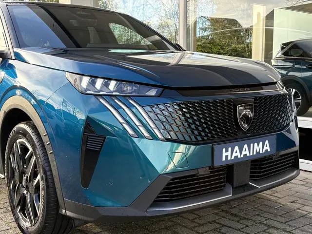 Peugeot 3008 1.2 Hybrid 145 GT 2025 Hybride Benzine 14