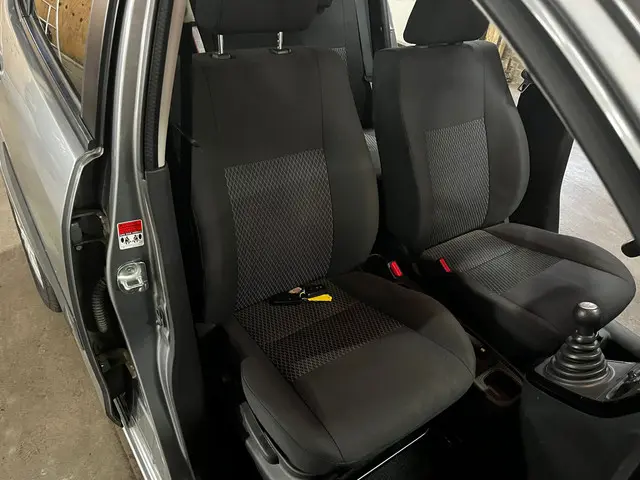 Suzuki Splash 1.0 VVT Exclusive EASSS 2013 Benzine 26