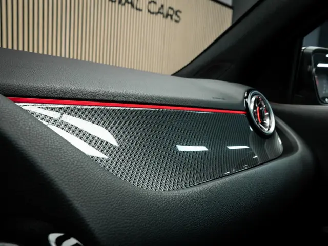 Mercedes-Benz GLA 200 AMG Line 2023 Benzine 34