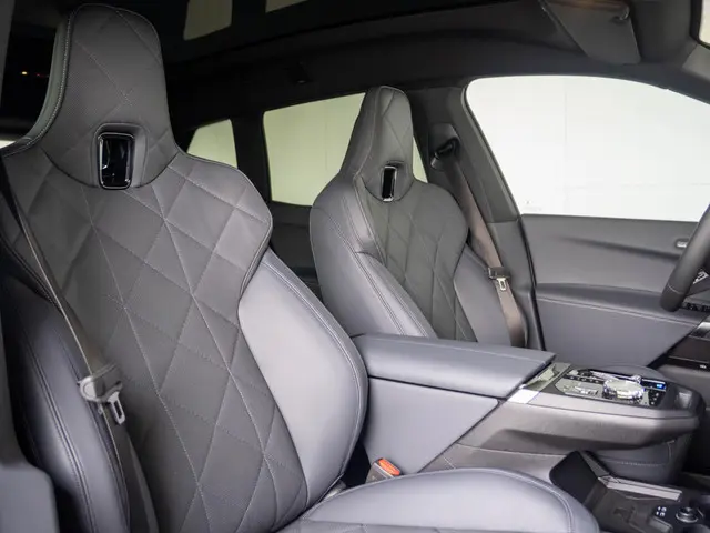 BMW iX xDrive45 2026 Elektrisch 8