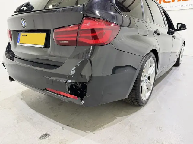 BMW 3 Serie Touring 318i M Sport Aut8 2019 Benzine 26