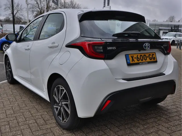 Toyota Yaris 1.5 Hybrid Dynamic 2023 Hybride Benzine 2