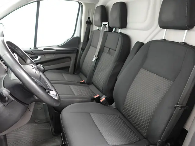 Ford Transit Custom 300 L2H1 Trend 2023 Diesel 21