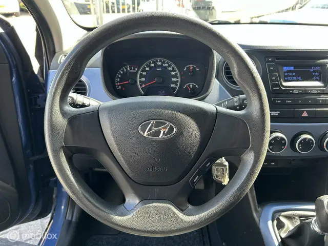 Hyundai i10 1.0i i-Motion 2014 Benzine 10