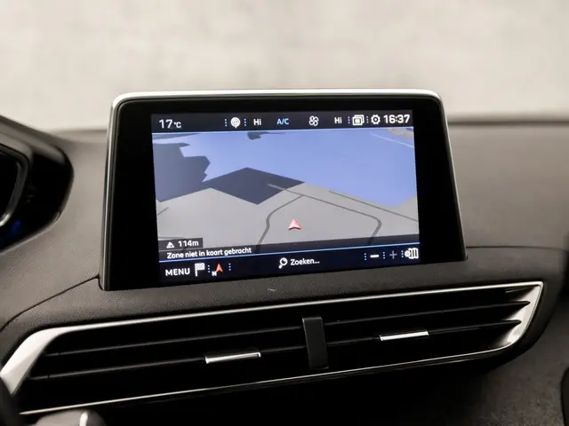 Peugeot 3008 1.2 PureTech Allure Sport 2020 Benzine 24