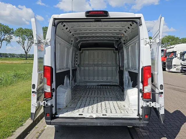 Peugeot Boxer 2.2 2022 Diesel 15