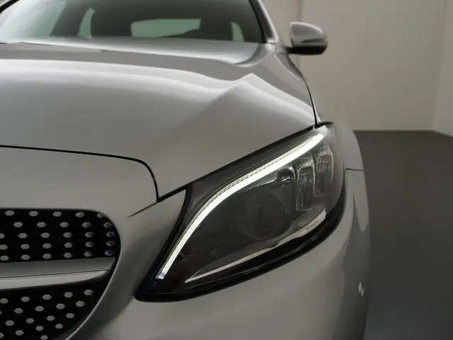 Mercedes-Benz C-Klasse 180 AMG line 2019 Benzine 8