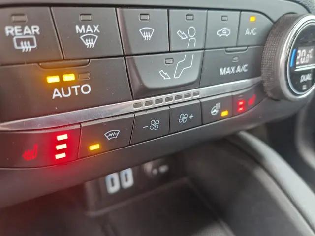 Ford Kuga 2.5 PHEV Titanium 2022 Hybride Benzine 13