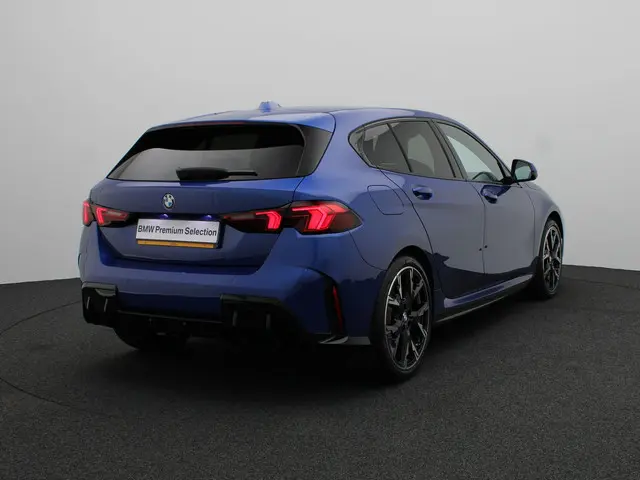 BMW 1 Serie 120 2025 Benzine 2