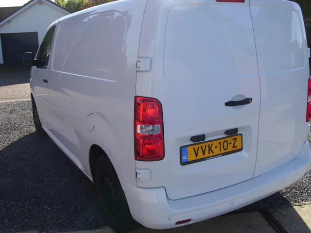 Citroën Jumpy 1.5 BlueHDI 100 M Club 2023 Diesel 12