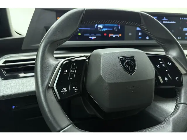 Peugeot 3008 1.2 Hybrid 145 Allure 2025 Hybride Benzine 18