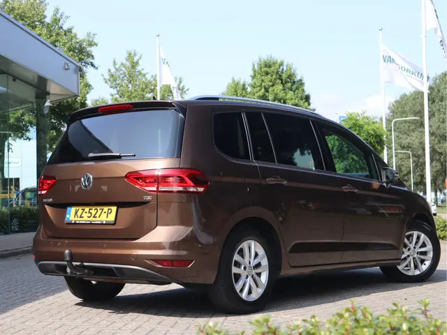 Volkswagen Touran 2