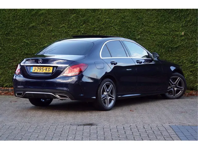 Mercedes-Benz C-Klasse C 180 AMG line 2020 Benzine 2