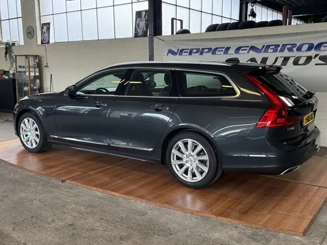 Volvo V90 2.0 T4 Business Luxury+ 2020 Benzine 3