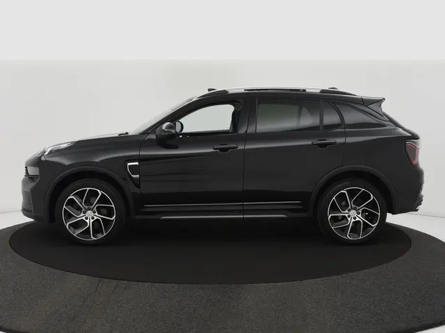 Lynk & Co 01 3