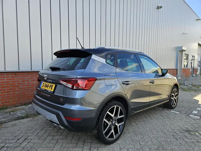 SEAT Arona 3