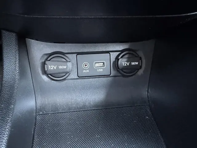 Hyundai i20 1.2 HP i-Motion Comfort 2016 Benzine 25