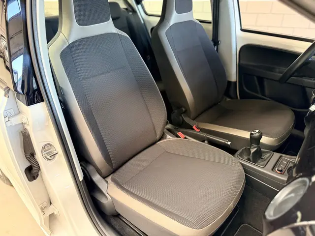 Volkswagen up! 1.0 high up! BlueMotion 2014 Benzine 12