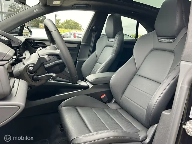 Porsche Macan Turbo /Pano /Bose / Head up /LED 2024 Elektrisch 8