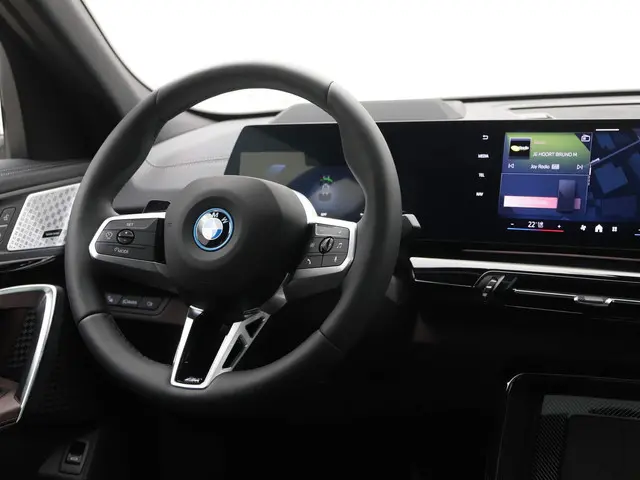 BMW iX2 eDrive20 65kWh 2024 Elektrisch 2