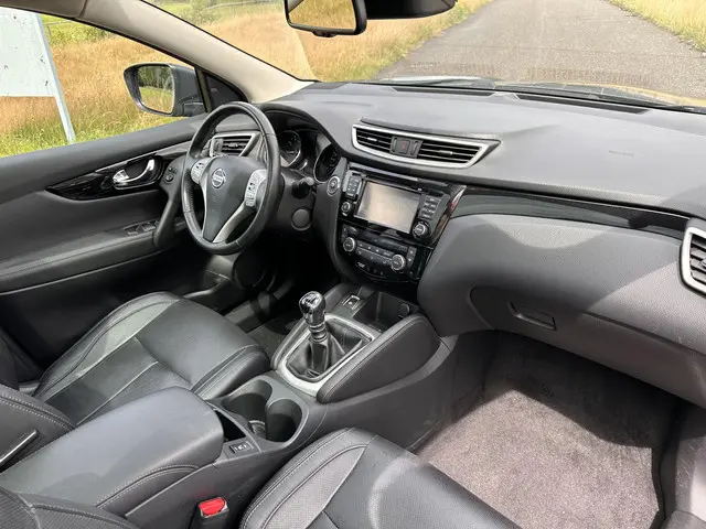 Nissan QASHQAI 1.2 Tekna 2017 Benzine 3