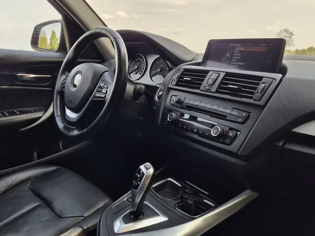 BMW 1 Serie 116i High Executive 2013 Benzine 12