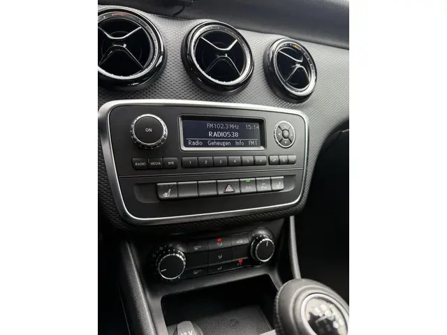 Mercedes-Benz A-Klasse 180 Ambition 2013 Benzine 27