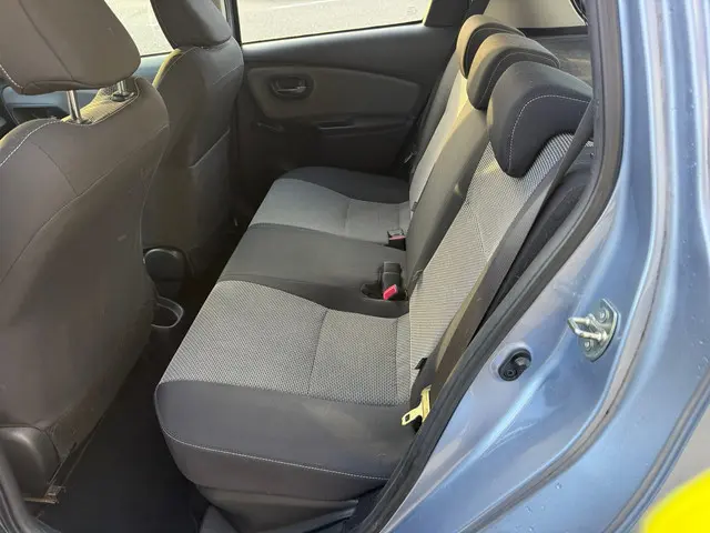 Toyota Yaris 1.5 Hybrid Lease 2015 Hybride Benzine 12