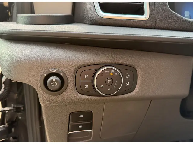 Ford Transit 350 2.0 TDCI L3H2 Limited RWD 2024 Diesel 12