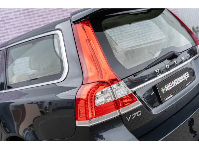 Volvo V70 2.0 T4 Inscription Edition 2015 Benzine 11