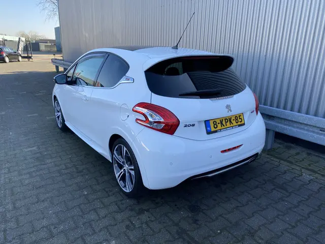 Peugeot 208 1.6 THP GTi 2013 Benzine 16