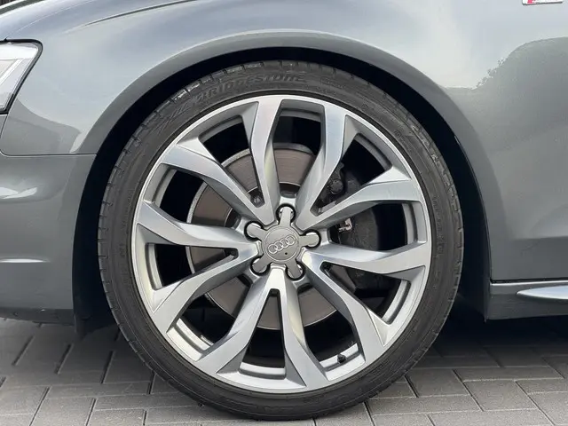 Audi A4 Limousine 3.0 TFSI quattro S Edition 2012 Benzine 5