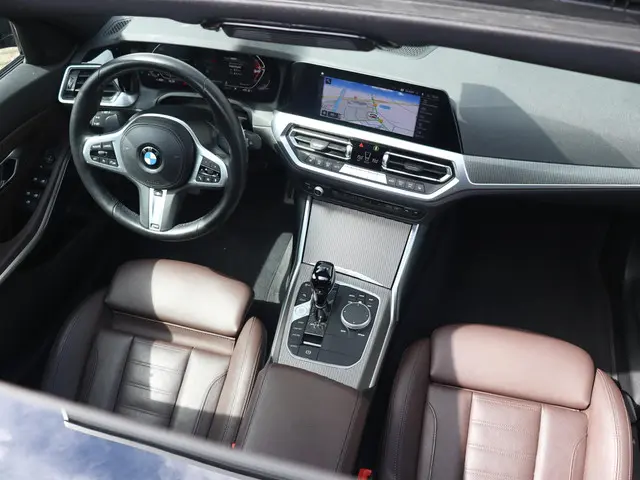 BMW 3 Serie Touring 320i 2022 Benzine 15