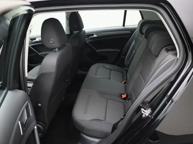 Volkswagen e-Golf E-DITION 100kW/136PK 2020 Elektrisch 17