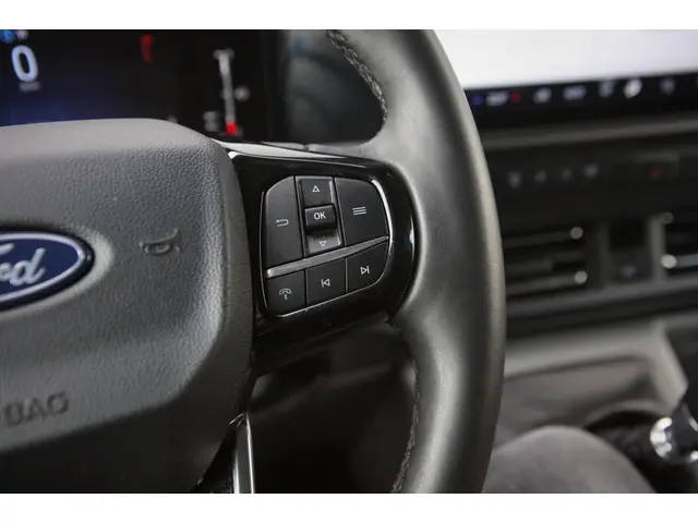 Ford Transit Custom 320 2.0 TDCI L2H1 L 2024 Diesel 13