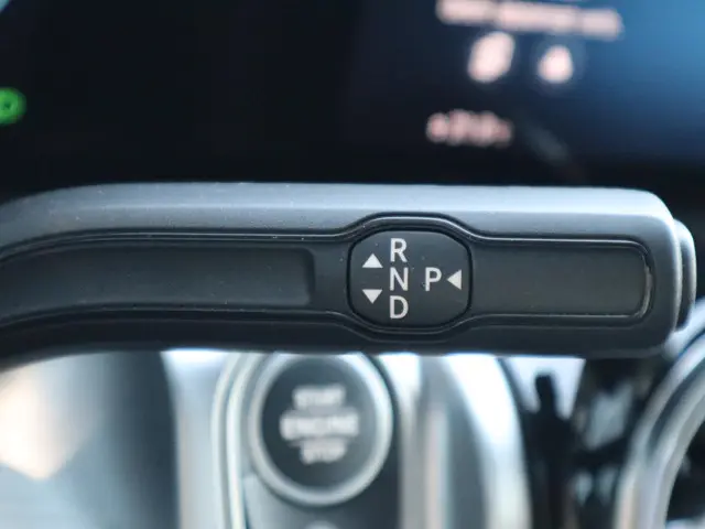 Mercedes-Benz GLB 200 2021 Benzine 25