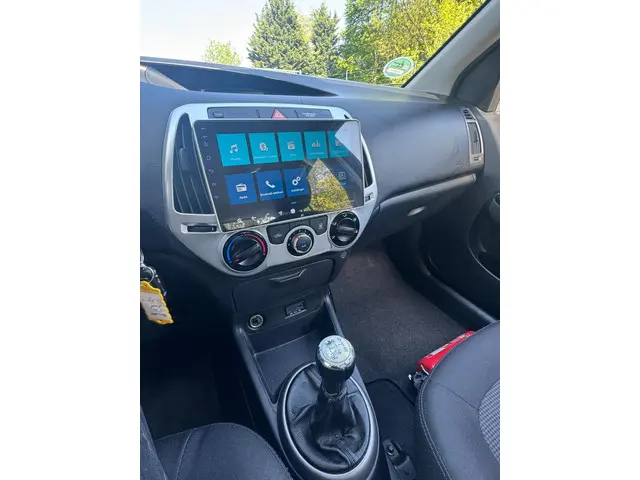 Hyundai i20 1.2i i-Catcher /Airco/Navi/Camera/ 2013 Benzine 10