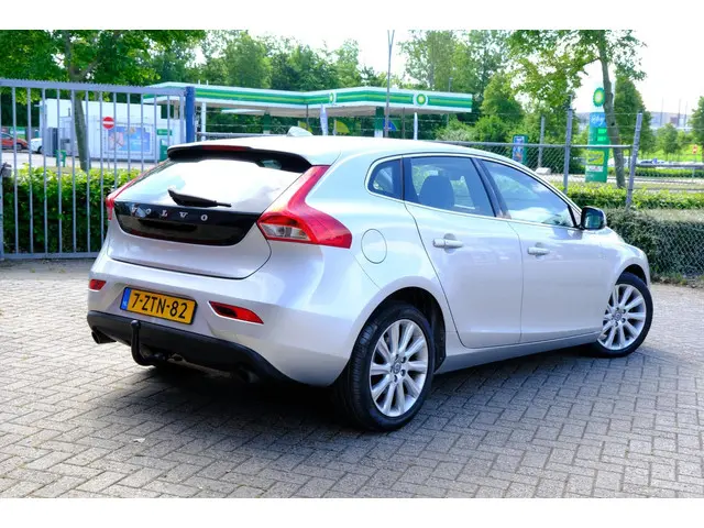 Volvo V40 3