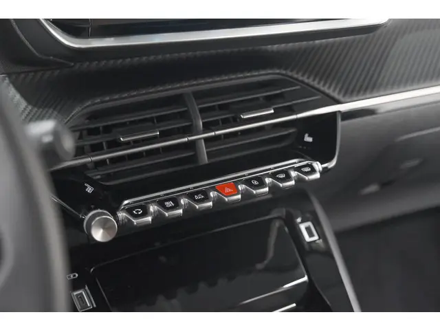 Peugeot 208 PureTech 100 Allure Pack 2023 Benzine 42