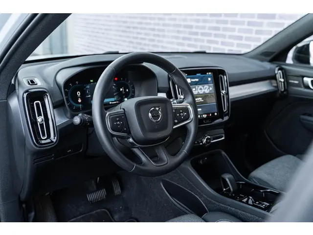 Volvo XC40 2.0 B4 Plus Dark 2025 Benzine 19