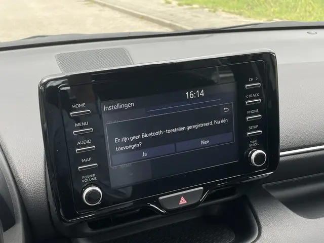 Toyota Yaris 1.5 Hybrid Active 2023 Hybride Benzine 18